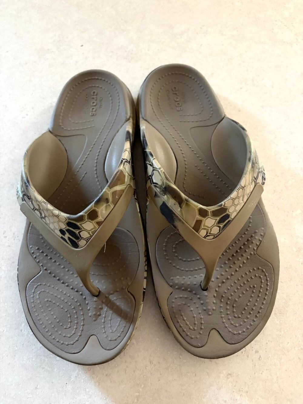 Crocs Kryptek Camo Highlander Unisex Flip Flops M10 W12 Sandals